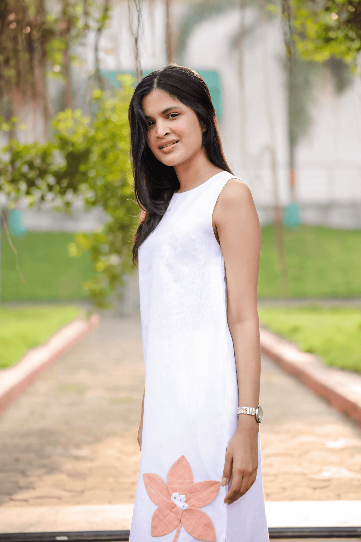Elegant White Kurta with Pink and Green Leaf Pattern - Kaapad