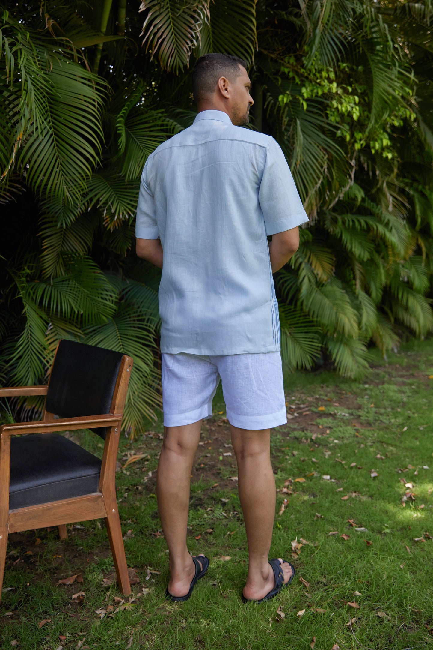 Men’s Pure Linen Pintuck Panel Shirt – Sky Mist