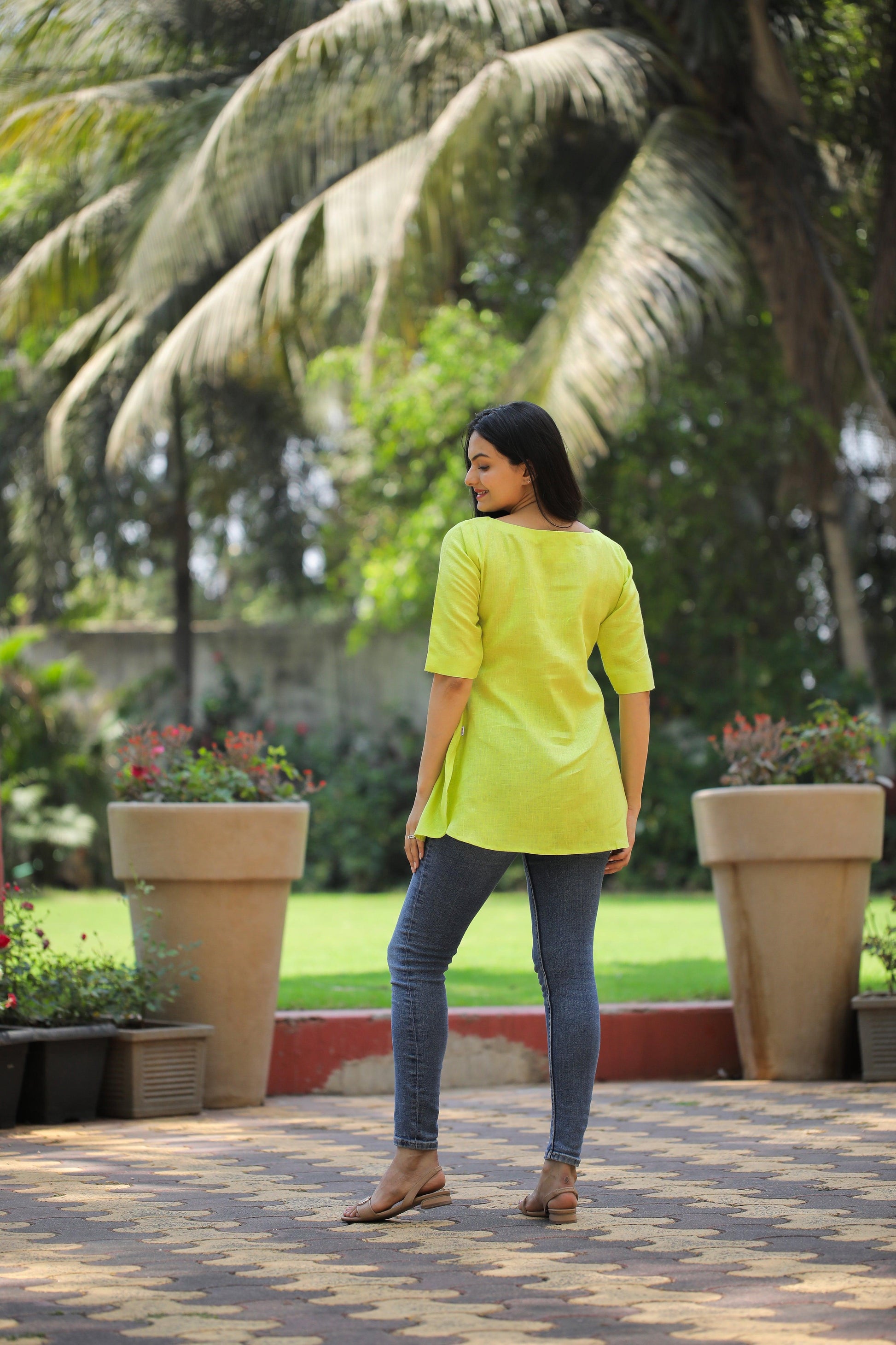 Elegant Ease Linen Tunic - Kaapad