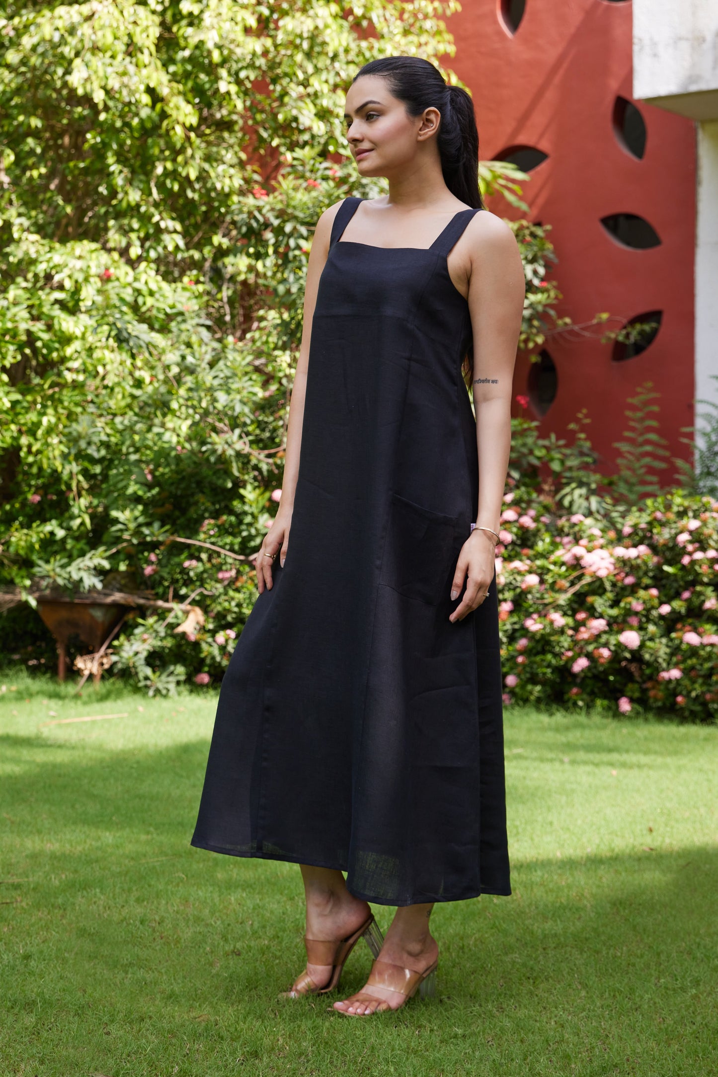 The Summer Swing Dress – Black